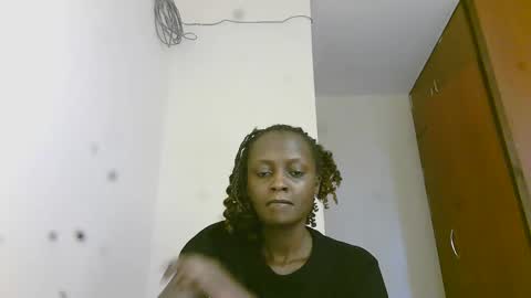 Snapshot of summerdew chatting on April 1, 6:03 am summerdew online show from April 1, 6:03 am