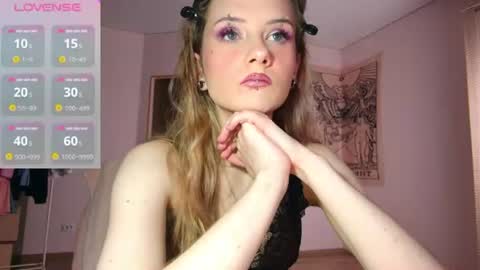 Snapshot of summerhazee chatting on June 21, 7:05 pm summerhazee online show from June 21, 7:05 pm