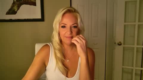 Snapshot of summerishotter chatting on September 13, 8:52 pm Amber online show from September 13, 8:52 pm