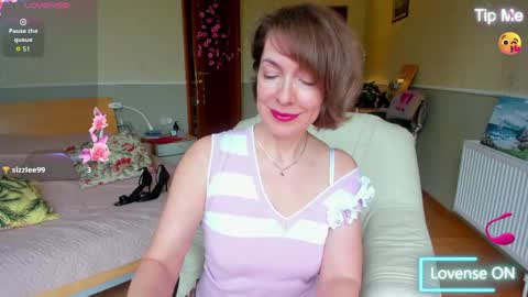 Snapshot of summerliza chatting on May 11, 12:55 pm summerliza online show from May 11, 12:55 pm