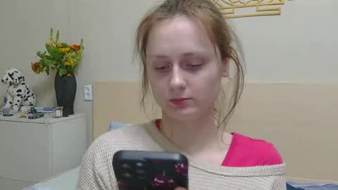 Snapshot of sun_sparkle chatting on April 7, 6:19 pm Olivia online show from April 7, 6:19 pm