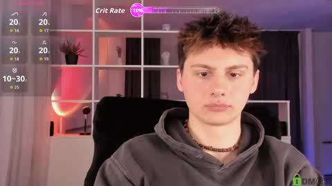 Snapshot of sunburn_boy chatting on April 30, 6:47 pm Emilio online show from April 30, 6:47 pm