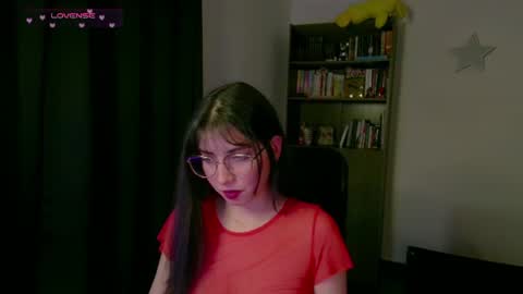 Snapshot of sunflower_uwu chatting on July 25, 2:31 am violetta online show from July 25, 2:31 am