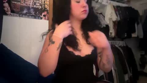 Snapshot of sunflowerxo chatting on November 18, 7:13 am Sofie online show from November 18, 7:13 am