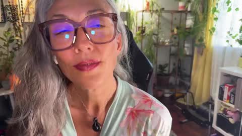 Hi Im Sunnie - Next show Friday August 1 online show from September 9, 5:34 pm