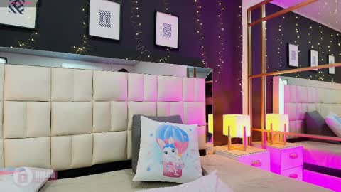 Sunnie  online show from April 1, 12:28 pm