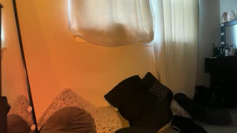 Snapshot of sunnisoles99 chatting on March 18, 3:37 pm Sunni online show from March 18, 3:37 pm