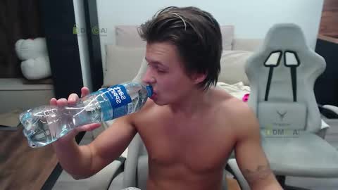 Alice and Sergey online show from November 21, 4:55 am