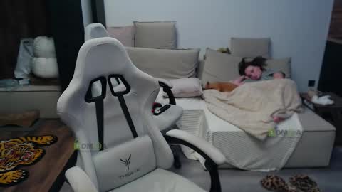 Alice and Sergey online show from January 5, 5:27 pm