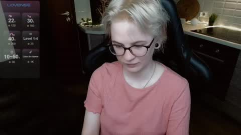 Snapshot of sunny_mood chatting on June 12, 8:13 am sunny mood online show from June 12, 8:13 am
