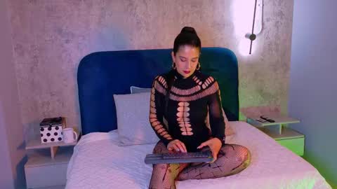 Snapshot of sunny_river chatting on February 18, 1:51 pm Sunny River online show from February 18, 1:51 pm