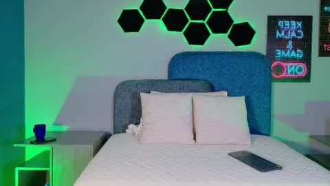 Snapshot of sunny_river chatting on April 4, 12:02 pm Sunny River online show from April 4, 12:02 pm