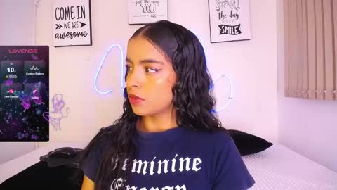  Sunny  online show from February 3, 9:39 pm