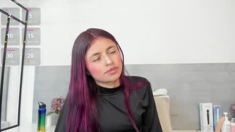 sunnywhitee online show from April 29, 7:20 pm