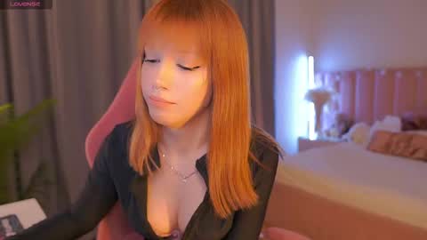 Snapshot of sunrisee_ chatting on February 27, 5:13 pm sunrisee_ online show from February 27, 5:13 pm