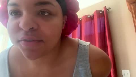 sunsh1n3gurl online show from May 18, 5:41 pm