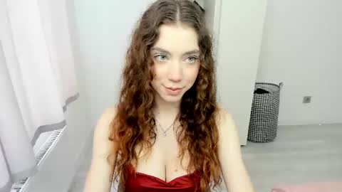 Snapshot of sunshine_bliss chatting on June 18, 3:38 pm sunshine_bliss online show from June 18, 3:38 pm