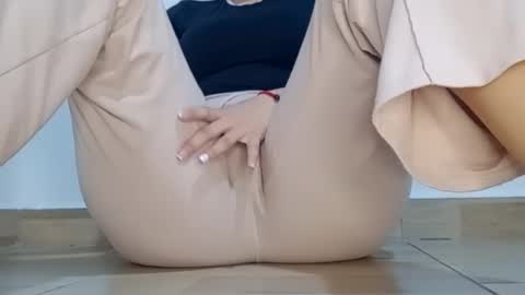 Annie online show from November 12, 4:51 pm