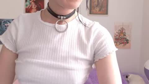 Snapshot of sunshine_girl9 chatting on June 18, 6:45 pm sunshine_girl9 online show from June 18, 6:45 pm