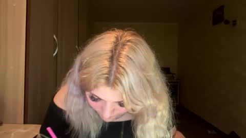 sunshinyflash online show from November 29, 6:11 pm