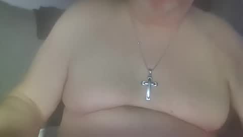 Snapshot of sunspotbaby chatting on March 16, 10:03 pm Sunspotbaby online show from March 16, 10:03 pm