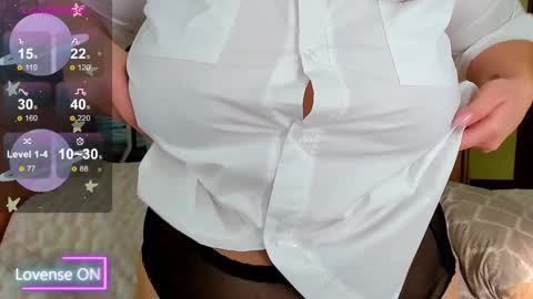 Snapshot of sunyy_bunyy chatting on March 10, 3:45 am sunyy_bunyy online show from March 10, 3:45 am