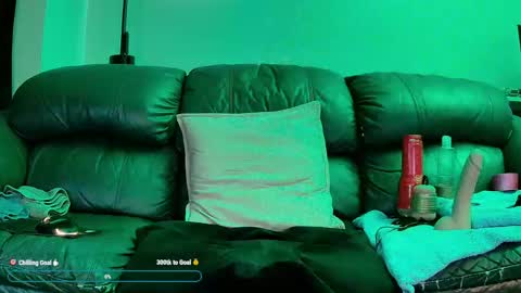 Snapshot of superduty5speed chatting on April 19, 7:49 pm Thomas online show from April 19, 7:49 pm