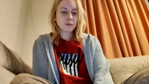 Annie online show from February 21, 1:55 pm