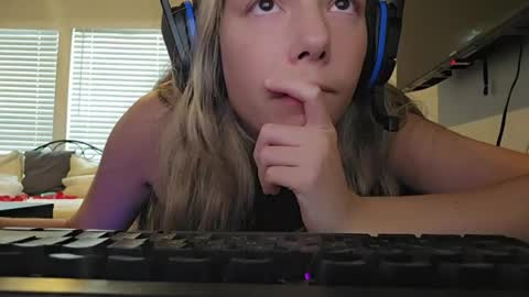Snapshot of superlive_lexi chatting on August 4, 2:52 pm superlive_lexi online show from August 4, 2:52 pm