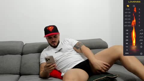 Snapshot of supermanboyxxl chatting on December 28, 4:51 am supermanboyxxl online show from December 28, 4:51 am
