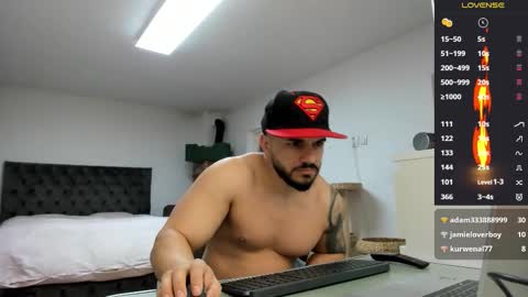 Snapshot of supermanboyxxl chatting on March 9, 6:39 am supermanboyxxl online show from March 9, 6:39 am