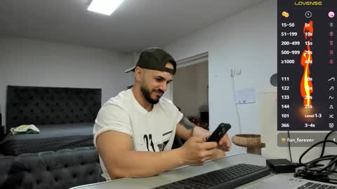 Snapshot of supermanboyxxl chatting on March 26, 7:25 am supermanboyxxl online show from March 26, 7:25 am