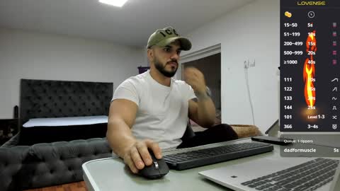 Snapshot of supermanboyxxl chatting on April 2, 6:22 am supermanboyxxl online show from April 2, 6:22 am