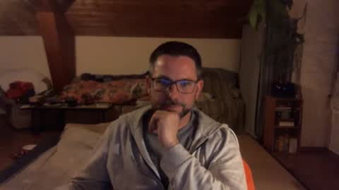 supersquirrel81 online show from December 5, 4:58 pm