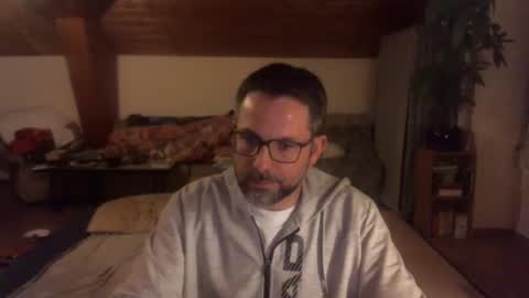 supersquirrel81 online show from December 14, 5:51 pm