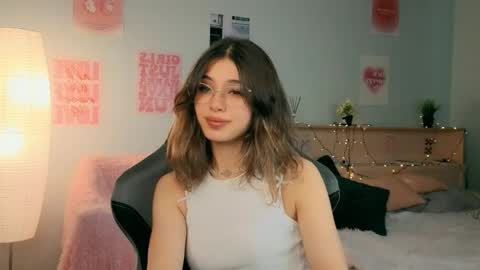 Sara online show from May 11, 2:45 pm