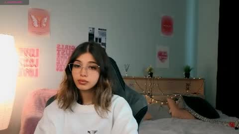 Sara online show from May 15, 1:29 pm