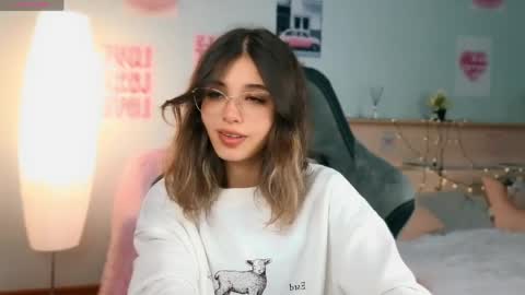 Sara online show from May 17, 1:07 pm