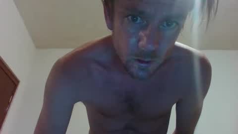 Snapshot of surfsup34 chatting on January 26, 4:51 am surfsup34 online show from January 26, 4:51 am
