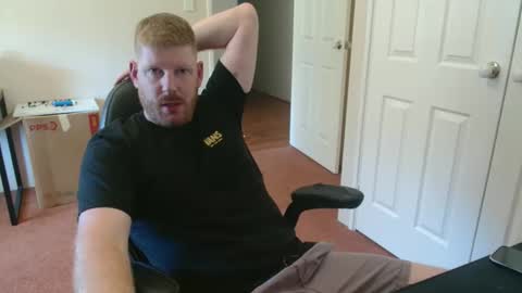 Snapshot of surge_0 chatting on February 11, 8:41 am surge_0 online show from February 11, 8:41 am