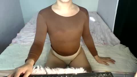 surprise_angel69 online show from February 15, 7:05 am