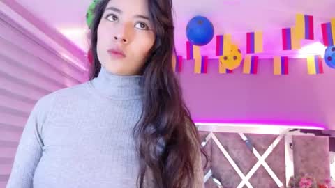 Snapshot of susa1userma_ chatting on June 23, 12:47 pm Susann online show from June 23, 12:47 pm