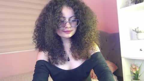 Snapshot of susan_bluee chatting on February 5, 6:46 am Susan online show from February 5, 6:46 am