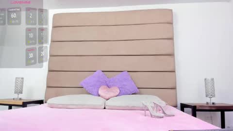 Snapshot of susan_elliot chatting on September 18, 8:22 pm Susan online show from September 18, 8:22 pm