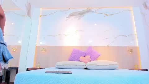 Snapshot of susan_elliot chatting on October 9, 3:21 pm Susan online show from October 9, 3:21 pm