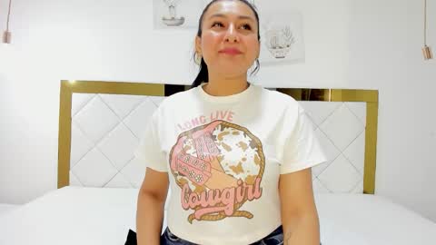 Snapshot of susan_sexymilf chatting on October 6, 11:51 am Susan online show from October 6, 11:51 am