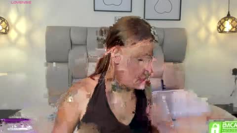 Snapshot of susan_sweet7 chatting on April 20, 8:21 pm Susan online show from April 20, 8:21 pm