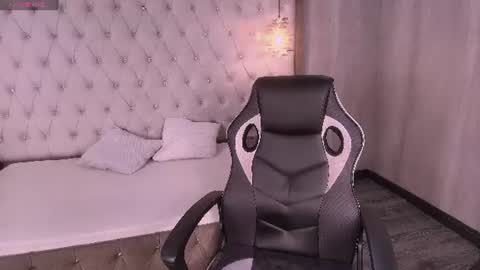 susan_voltaire online show from June 11, 11:19 am