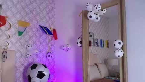 Snapshot of susana__sanchez chatting on June 28, 3:23 am SUSANA online show from June 28, 3:23 am