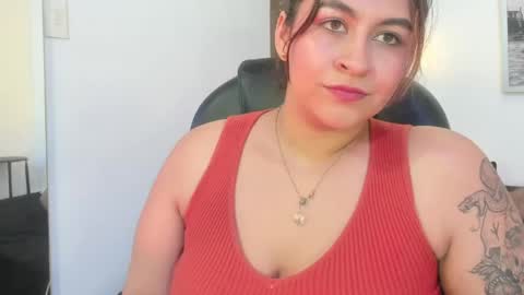 Snapshot of susana_garciia1 chatting on April 22, 4:04 am Susana online show from April 22, 4:04 am
